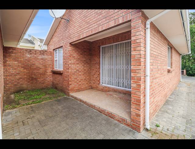 2 BEDROOM TOWNHOUSE FOR SALE IN GREENFIELDS
